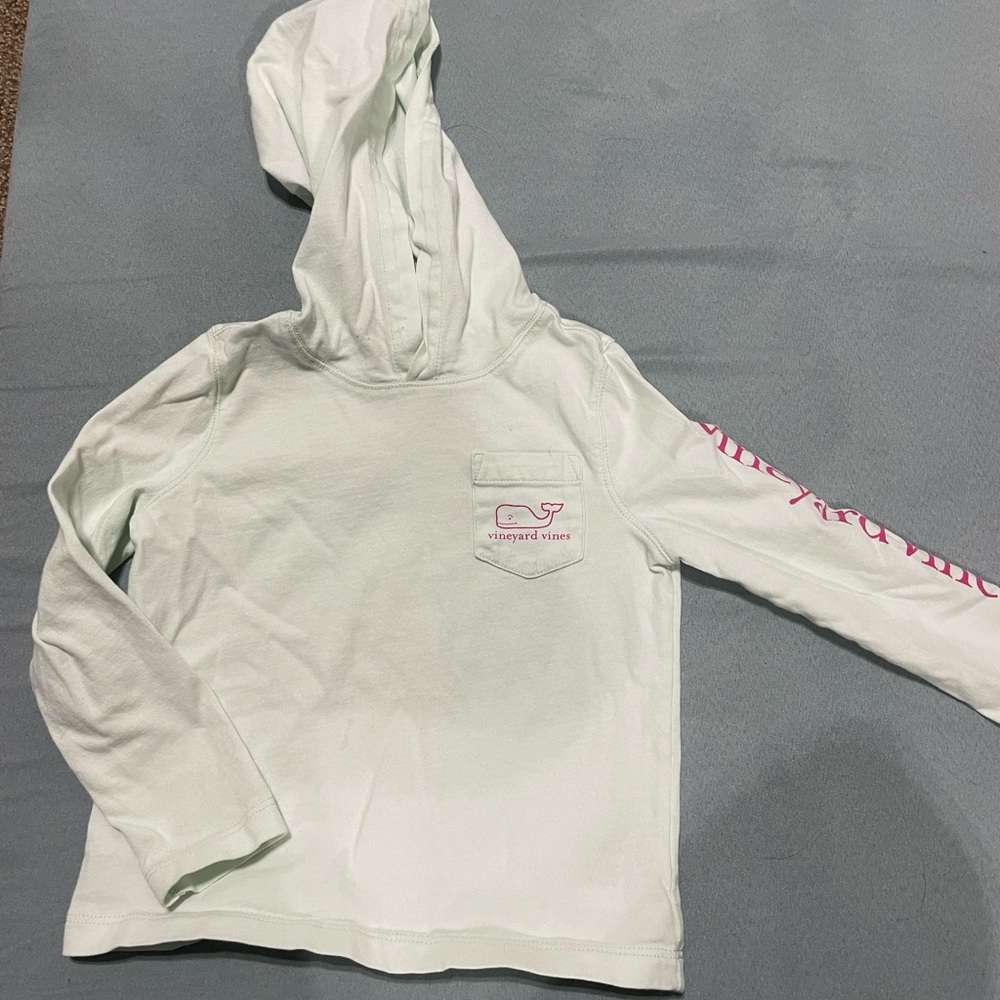 Vineyard Vines Hooded Long sleeve. 3T EUC.